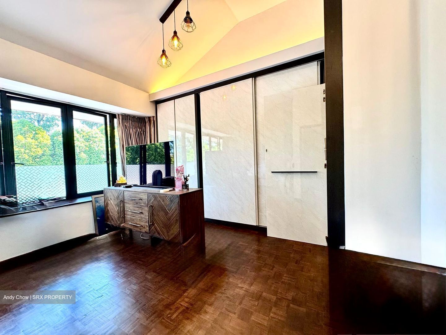 Tai Hwan Park (D19), Terrace #546483571